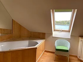 Lochside upstairs bathroom